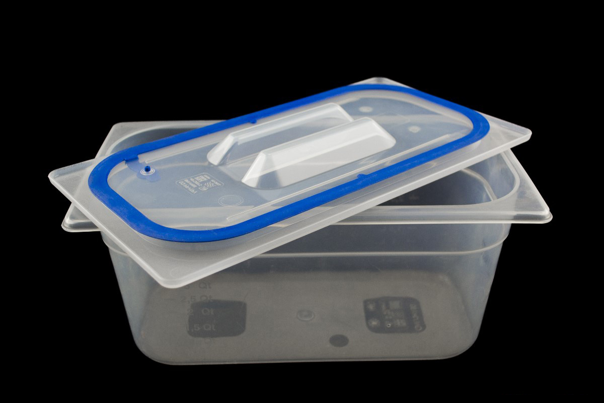 GN14 x 100mm Containers and Self-sealing polypropylene lids